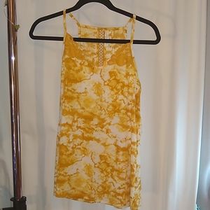 Yellow lace detailed tank top